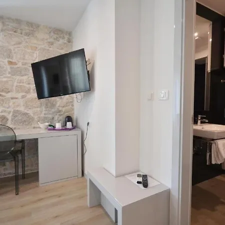 Bernardi 2 Πανσιόν