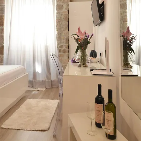 Πανσιόν Bernardi 2