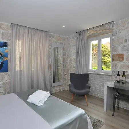 Bernardi 2 ゲストハウス